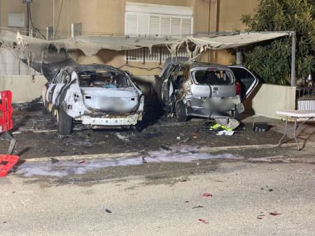 فيديو : انفجار مركبيتن والشرطة تعتقل مشتبه في حيفا